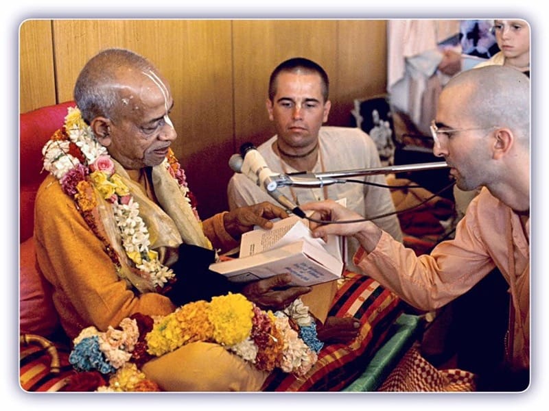 srila-prabhupada-with-original-bhagavad-gita-as-it-is